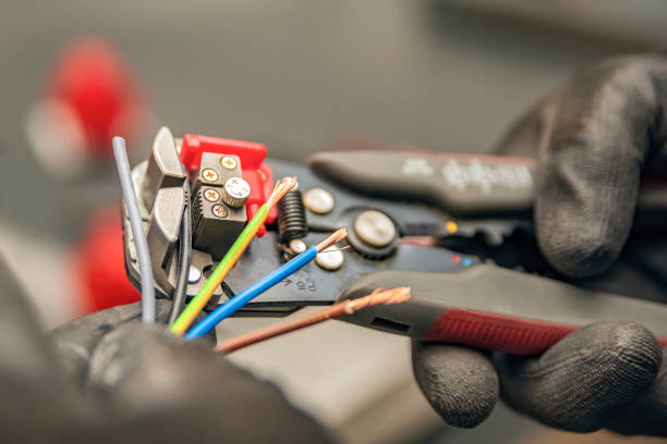 Best Electrician Near Me  in Albany, MO