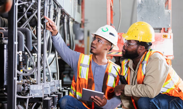Best Affordable Electrician  in Albany, MO